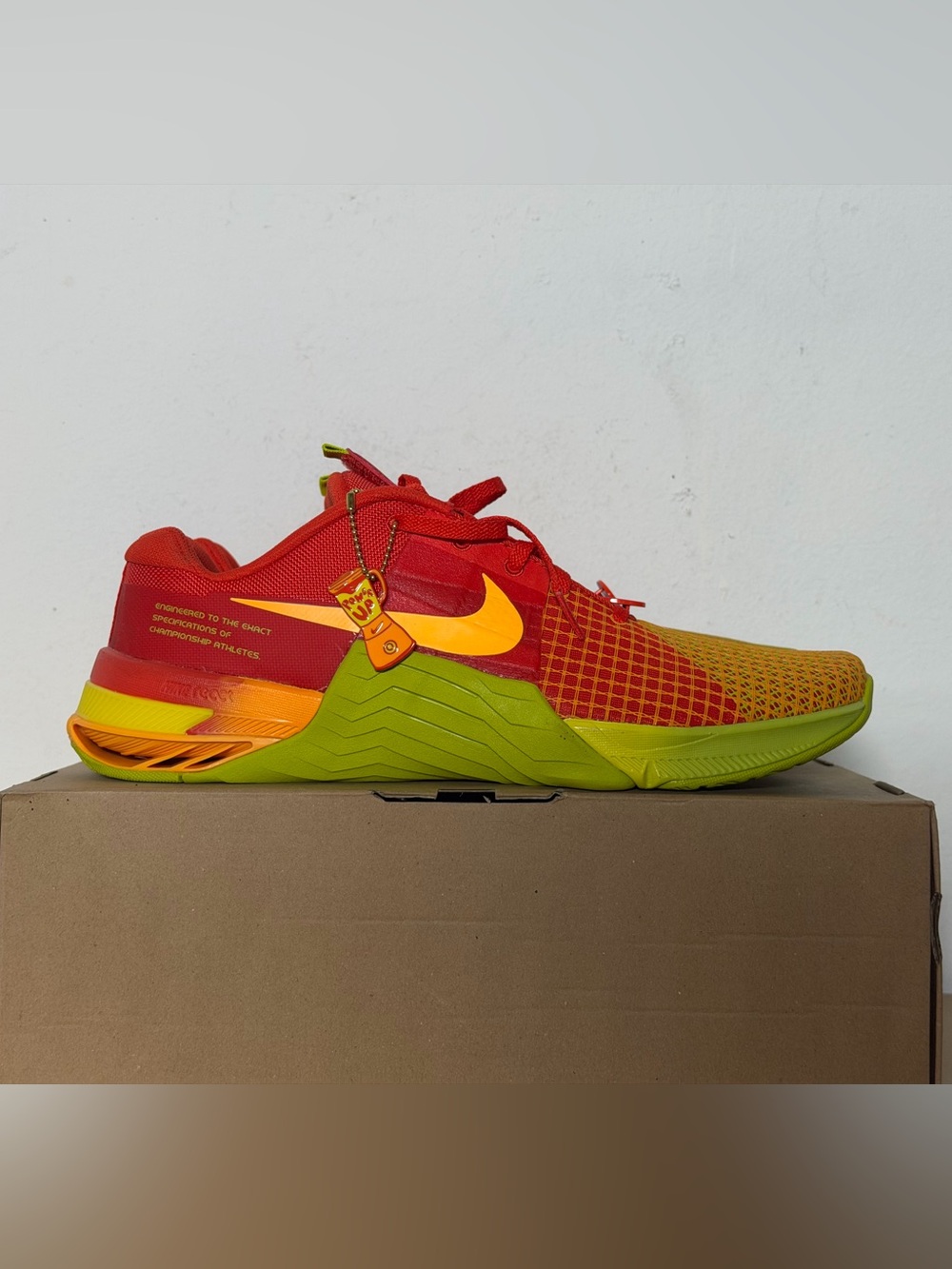 Nike Metcon 8 AMP Picante Red Bright Cactus Sneakers DV9019-600 Men's Size 11.5